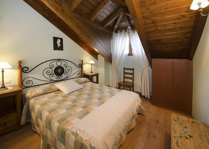 Casa Aneta アパート Sarvisé